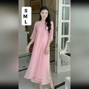 Vietnamese dress ao dai cach tan Tet event holiday
